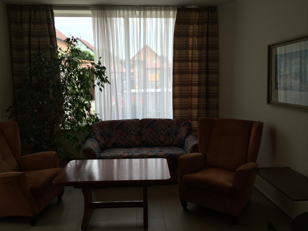 Heiterer Blick Am Malerweg Pirna Apartment Ruang foto